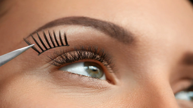 Cluster Lash Extensions
